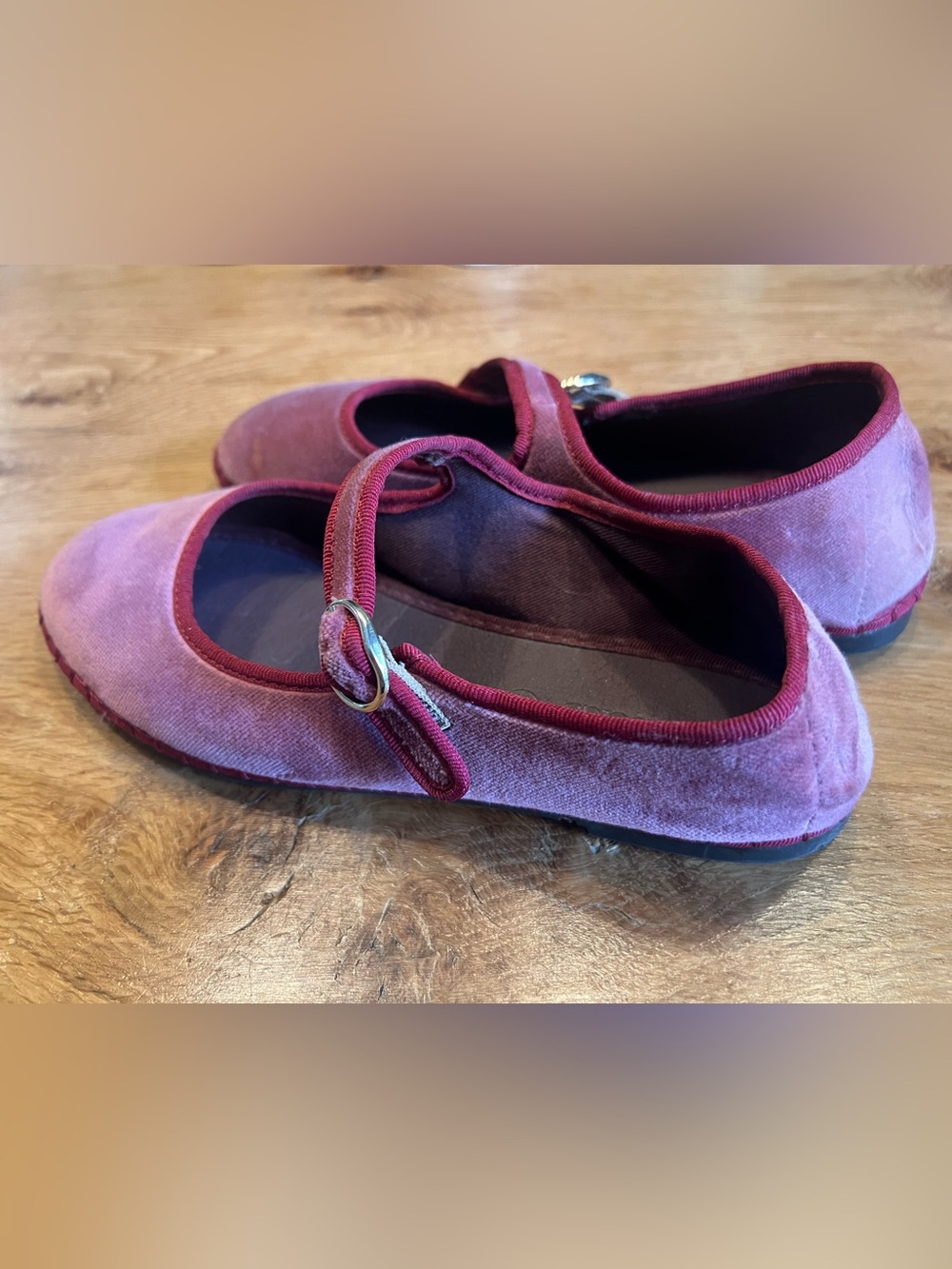 Flabelus velvet mary Jane’s